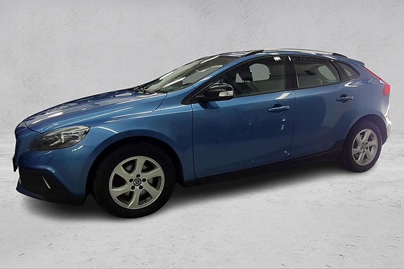 Volvo V40 Cross Country 2 of 5