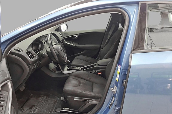 Volvo V40 Cross Country 4 of 5