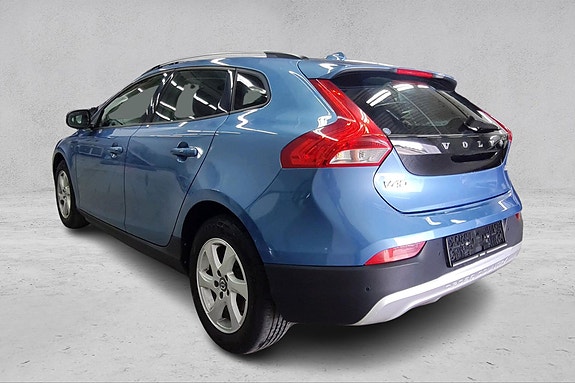 Volvo V40 Cross Country 3 of 5