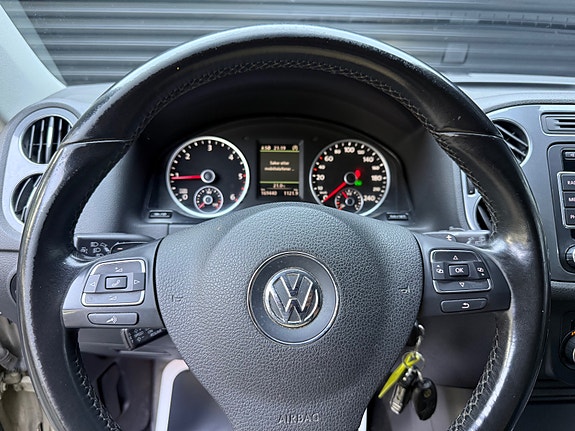 Volkswagen Tiguan 13 of 30