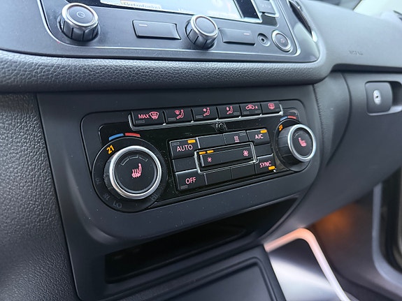 Volkswagen Tiguan 23 of 30