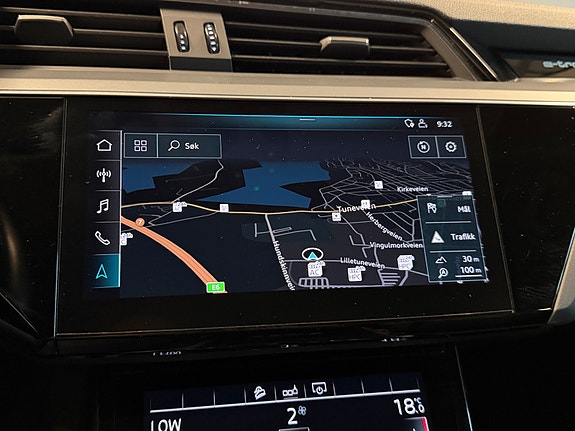 Audi e-tron 17 of 24