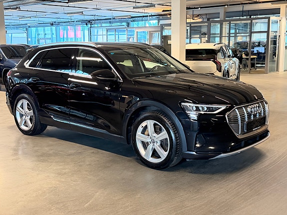 Audi e-tron 4 of 24