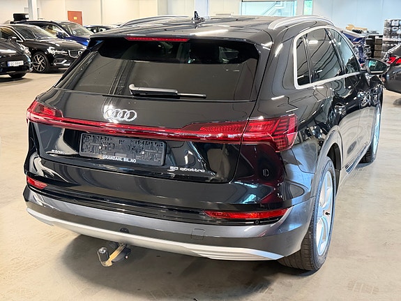 Audi e-tron 5 of 24