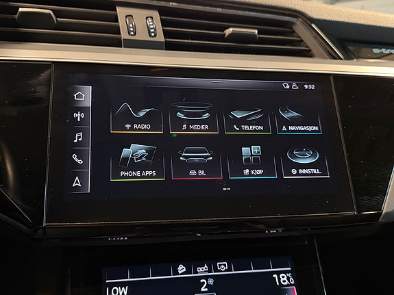 Audi e-tron 19 of 24