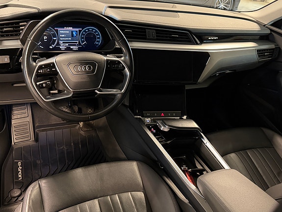 Audi e-tron 12 of 24