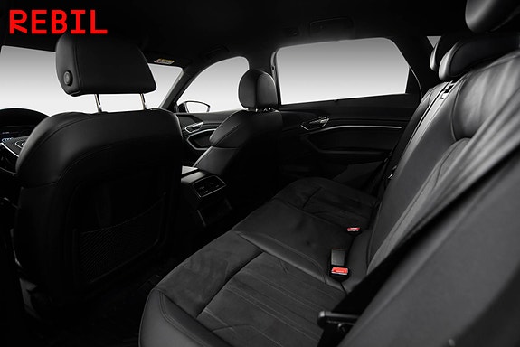 Audi e-tron 11 of 27