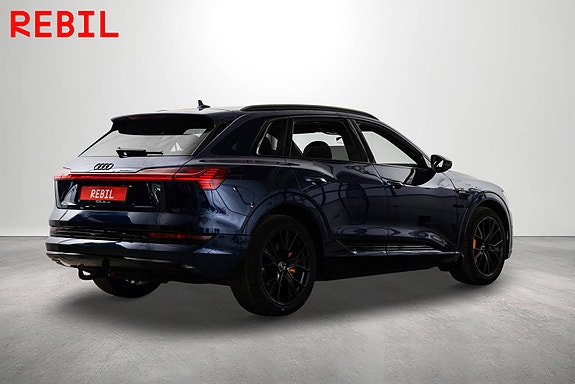Audi e-tron 7 of 27