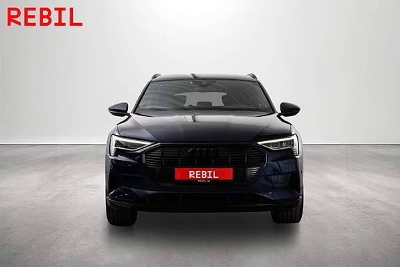 Audi e-tron 3 of 27