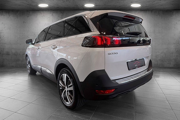 Peugeot 5008 3 of 23