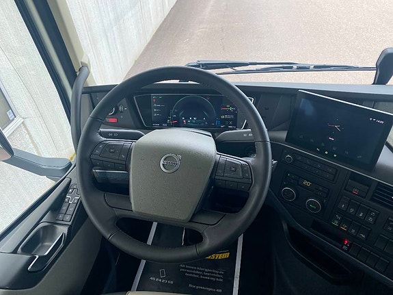 Volvo FH 540 8x4 Dumper med Maur kasse. 11 of 20