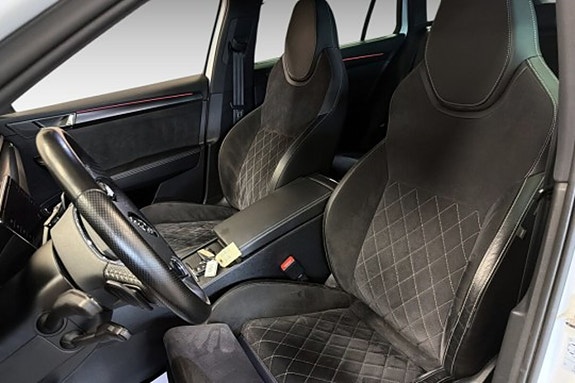 Skoda Superb 18 of 19