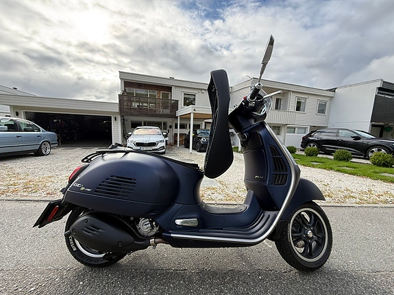 Vespa GTS 300 27 of 30