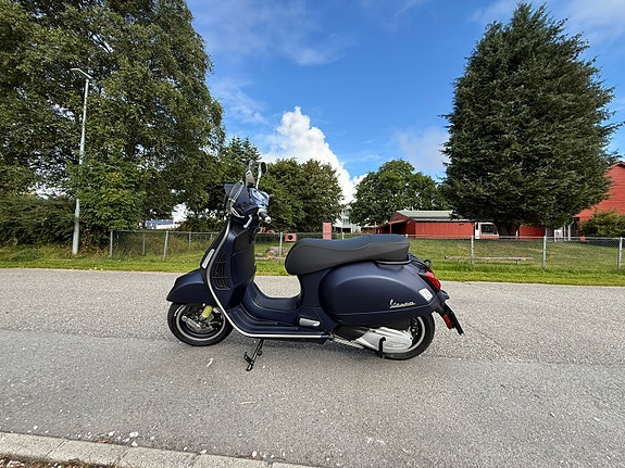 Vespa GTS 300 15 of 30