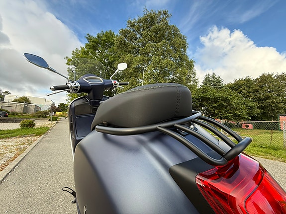 Vespa GTS 300 22 of 30