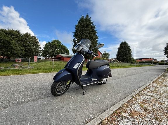 Vespa GTS 300 17 of 30