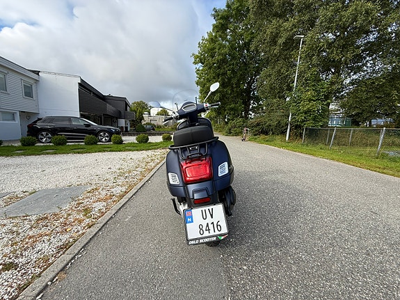 Vespa GTS 300 13 of 30