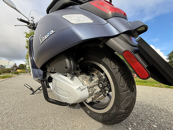 Vespa GTS 300 4 of 30