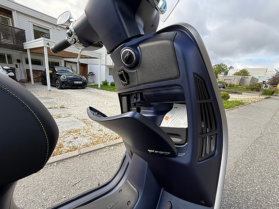 Vespa GTS 300 25 of 30