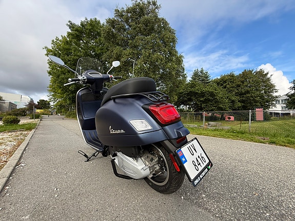 Vespa GTS 300 3 of 30