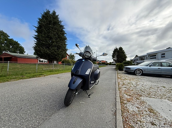 Vespa GTS 300 18 of 30