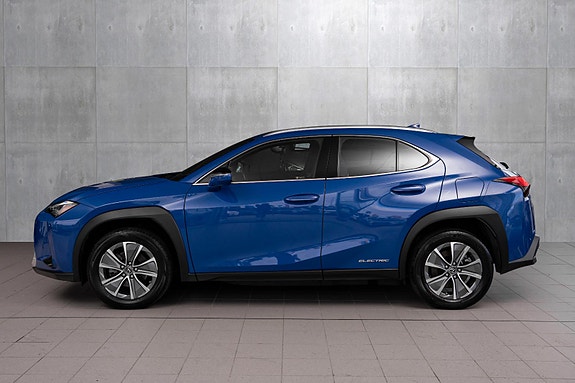 Lexus UX300e 4 of 24