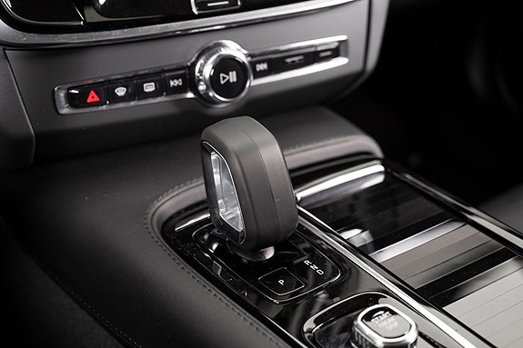 Volvo V90 10 of 30