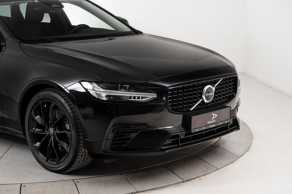 Volvo V90 2 of 30