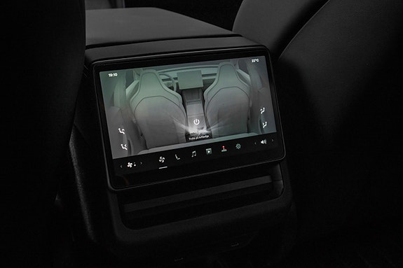 Tesla Model 3 29 of 30