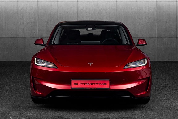 Tesla Model 3 4 of 30