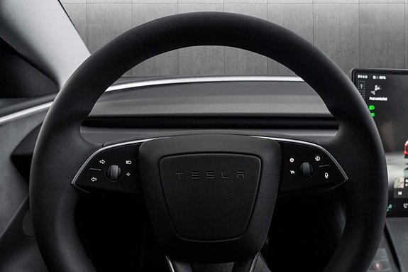 Tesla Model 3 12 of 30