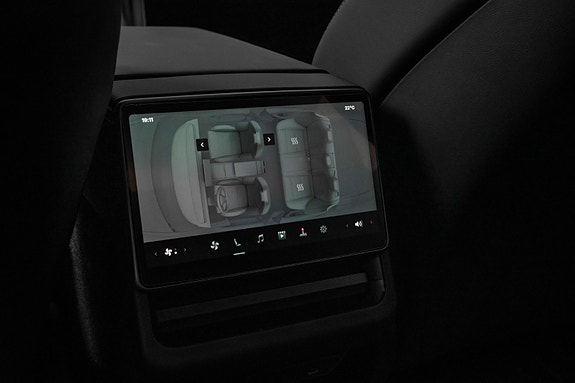 Tesla Model 3 30 of 30