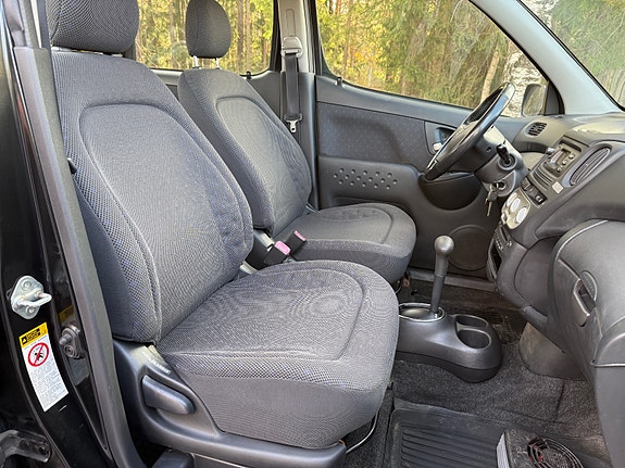 Toyota Yaris Verso 19 of 28