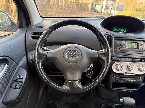 Toyota Yaris Verso 11 of 28