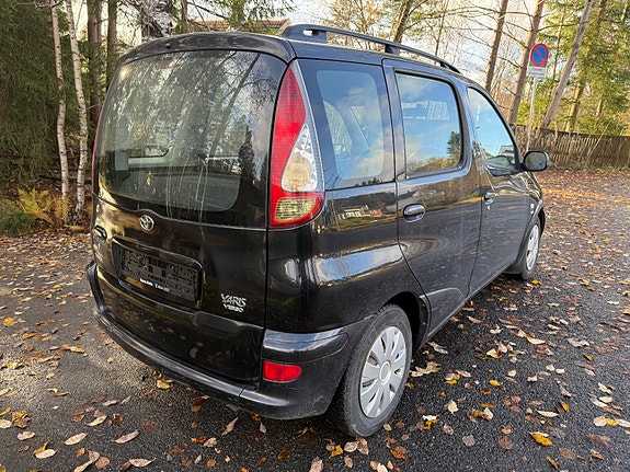 Toyota Yaris Verso 3 of 28