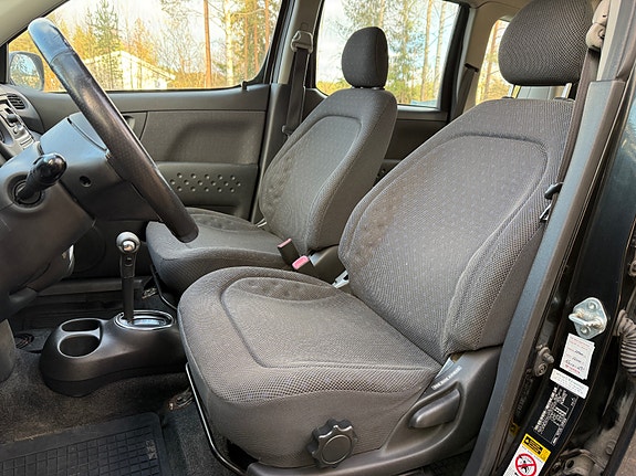 Toyota Yaris Verso 16 of 28