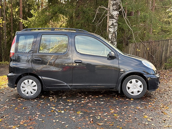 Toyota Yaris Verso 7 of 28