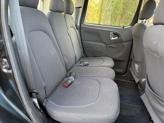 Toyota Yaris Verso 17 of 28