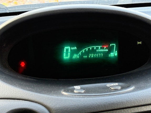 Toyota Yaris Verso 12 of 28