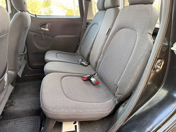 Toyota Yaris Verso 18 of 28