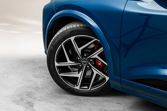 Audi SQ6 e-tron 5 of 30