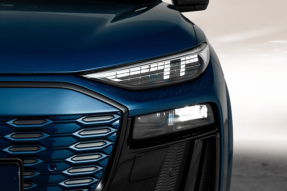 Audi SQ6 e-tron 3 of 30