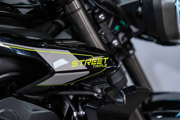 Triumph Street Triple 765 RS - Spar 30.000 kroner! Kun gått få mil 6 of 17