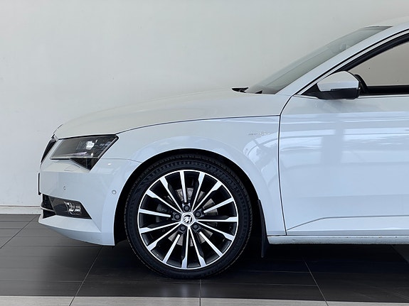 Skoda Superb 3 of 30