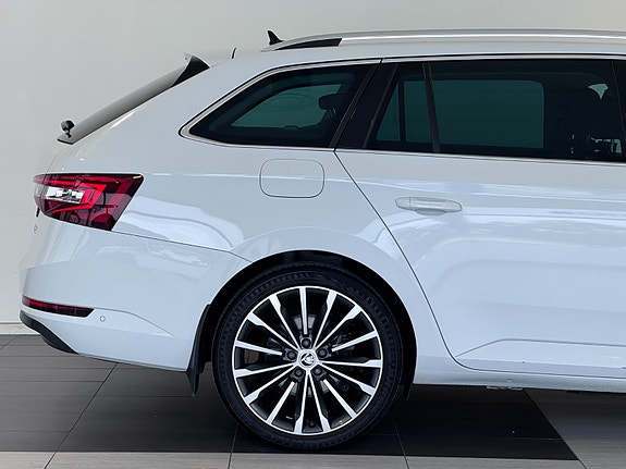 Skoda Superb 10 of 30