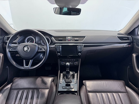 Skoda Superb 14 of 30