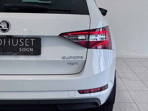 Skoda Superb 9 of 30