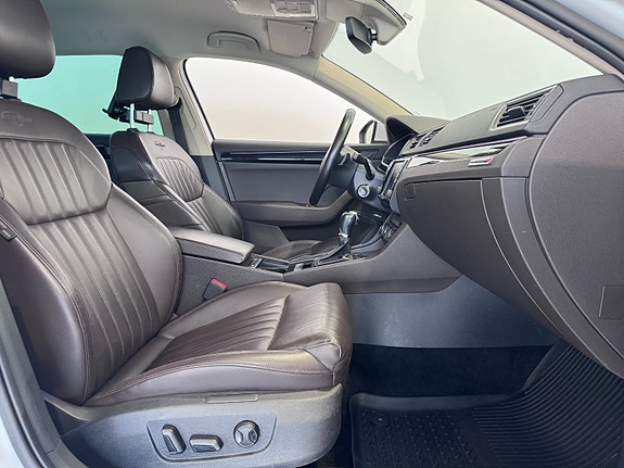 Skoda Superb 16 of 30