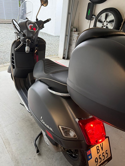Vespa GTS 125 12 of 17