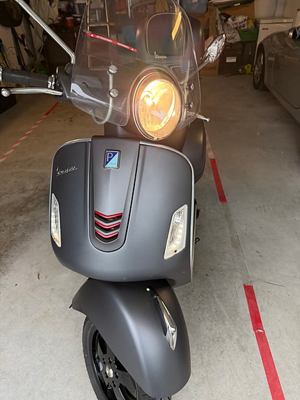 Vespa GTS 125 4 of 17